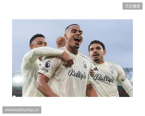 邮报：为马奎尔的离开做准备，曼联考虑引进森林后卫穆里略