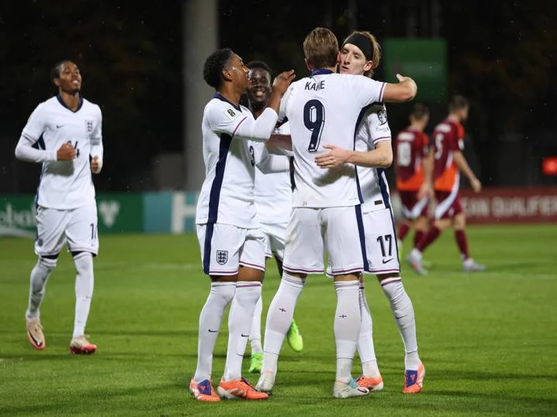 英超在2026年初迎来了两位备受瞩目的本土新帅