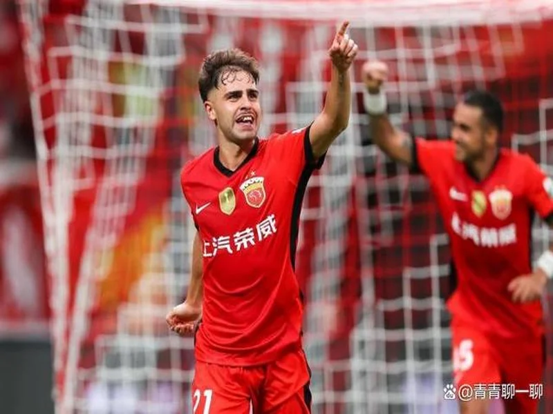 记者谈海港:这赛季确实定位保级了,看不出为啥换茹萨、梅伦多